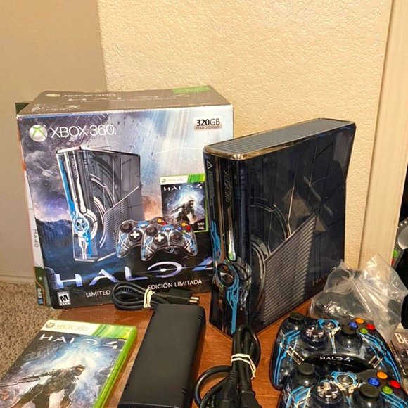 Halo 4 Xbox 360 320Gb - Picture 1 of 11